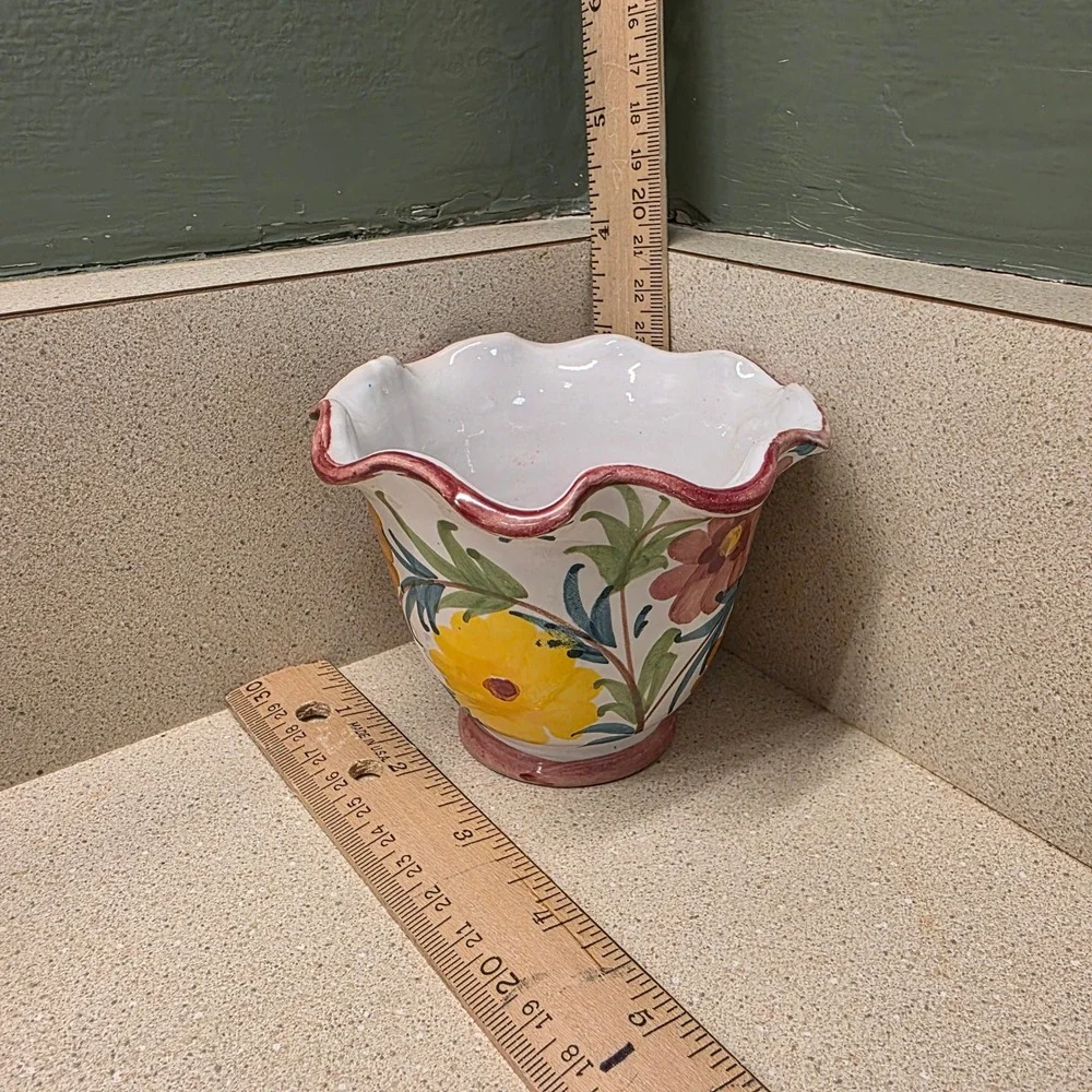 Italy Hand Painted Ceramic Bud Vase & Planter Set Floral Ruffled Majolica 2pc‎